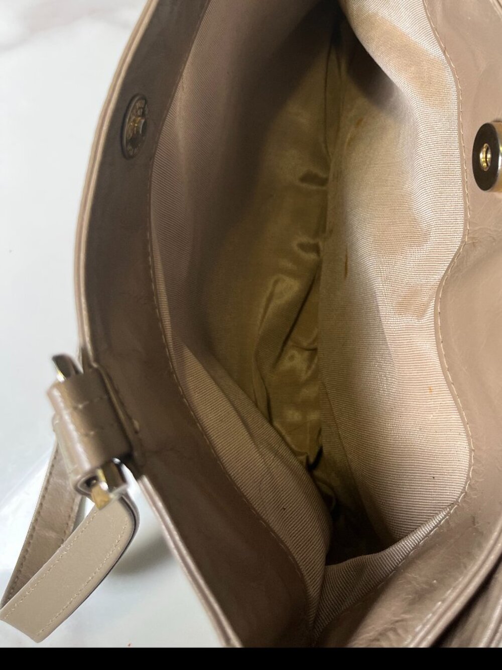 SAS Taupe Leather Vintage Shoulder Bag Made in USA - Picture 13 of 13